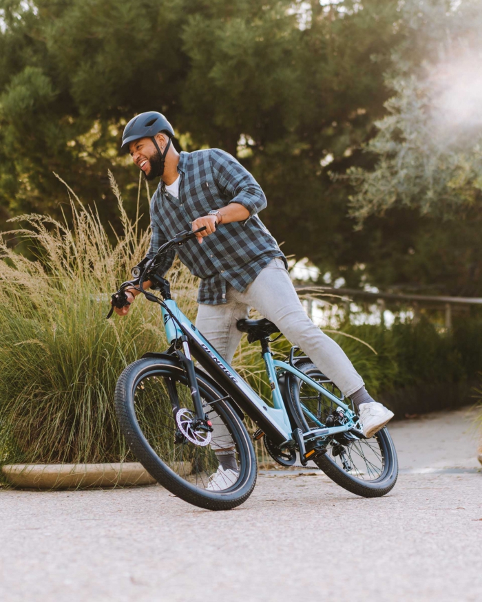 DENAGO-Commute Model 1 Step-Thru - E13-5