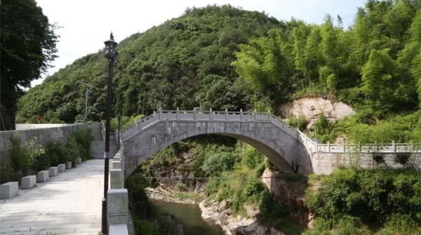 ���ޣ�����������������������������������ҵ��Ǯ50��